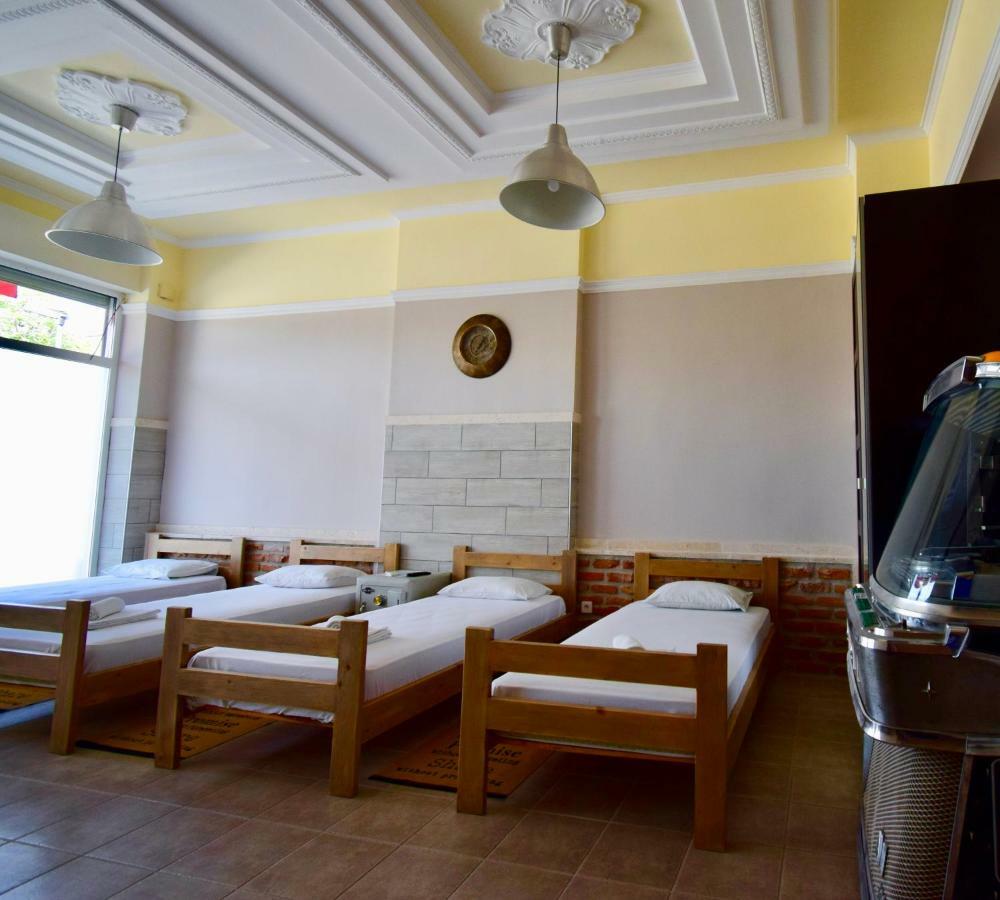 Comfort Room Tesalonika Bagian luar foto