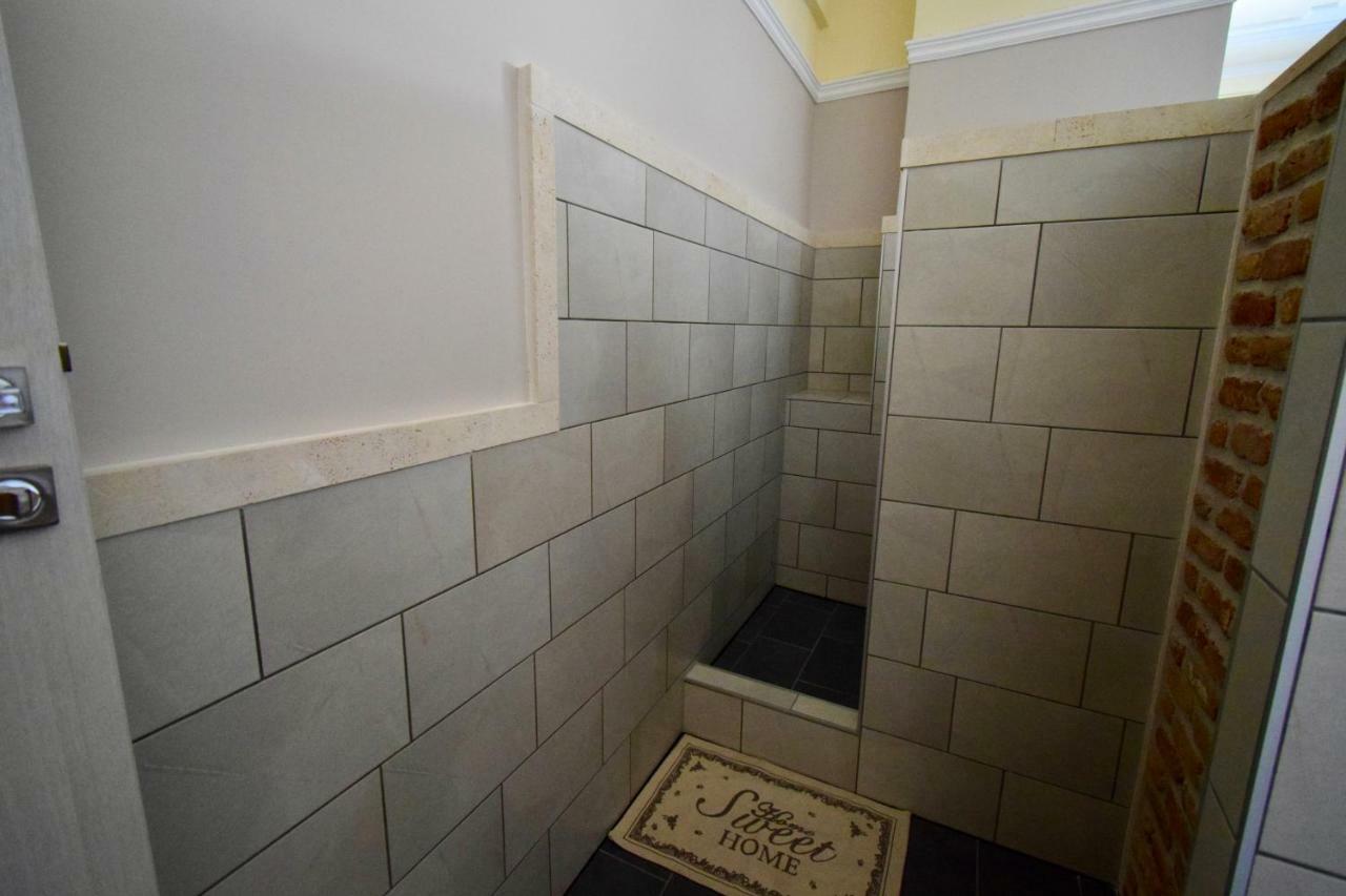 Comfort Room Tesalonika Bagian luar foto