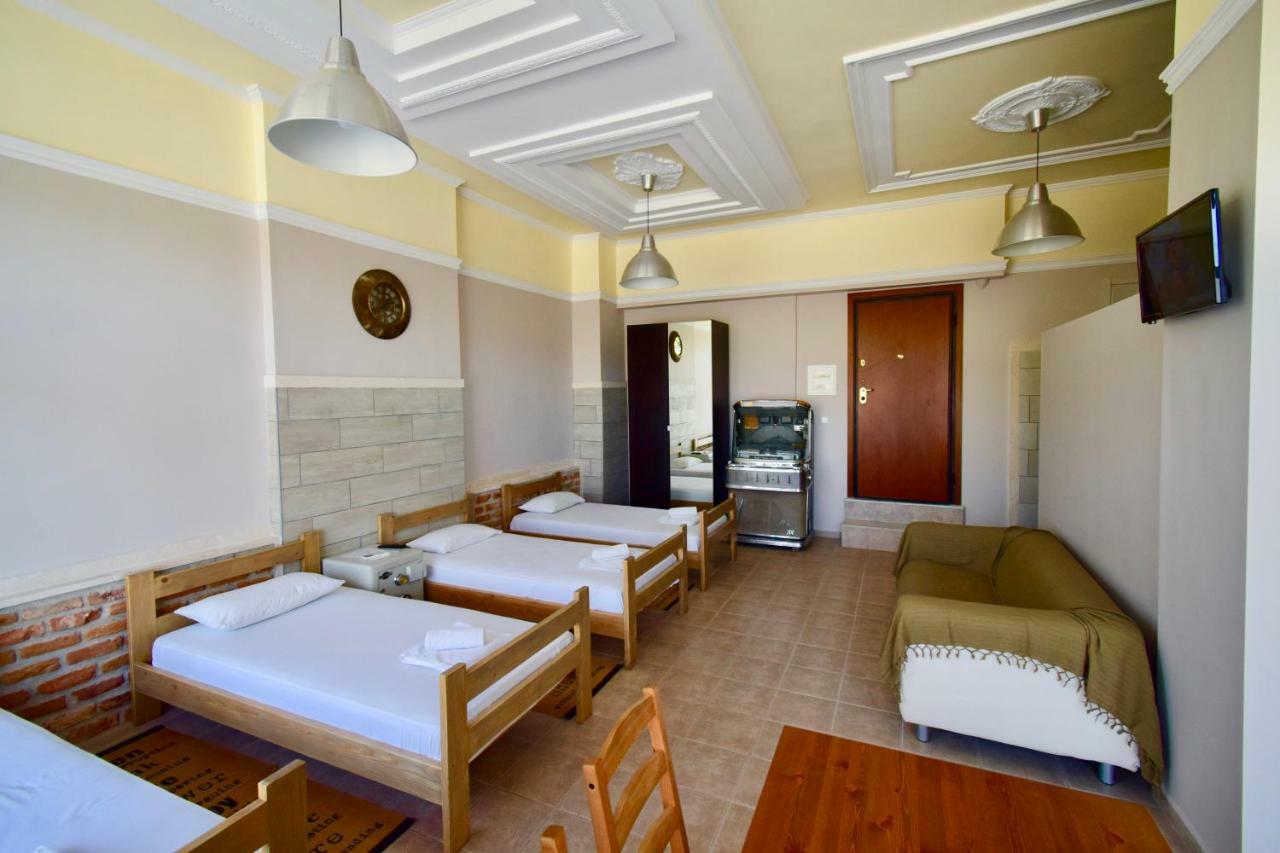 Comfort Room Tesalonika Bagian luar foto