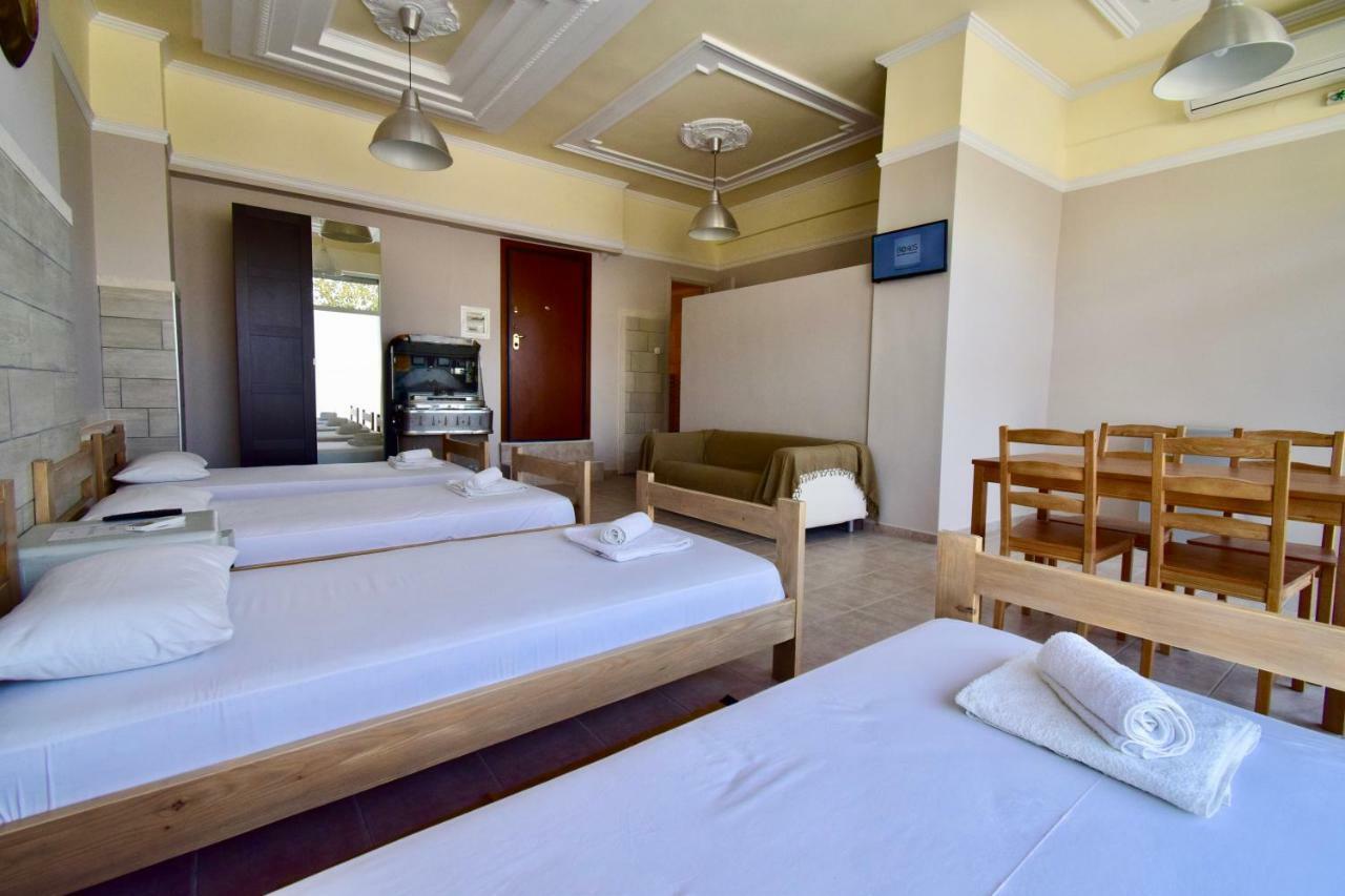 Comfort Room Tesalonika Bagian luar foto