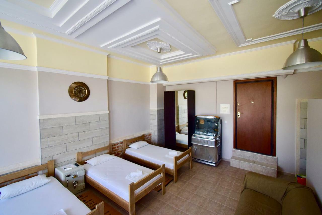 Comfort Room Tesalonika Bagian luar foto
