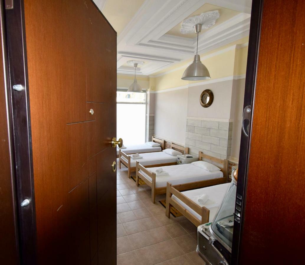 Comfort Room Tesalonika Bagian luar foto
