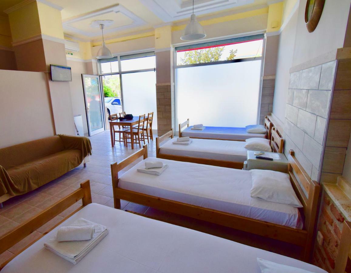 Comfort Room Tesalonika Bagian luar foto